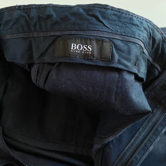 Hugo BOSS Women’s Chino Pants Regular Fit Front Pleats Trousers Sz 30R US - Picture 2 of 8